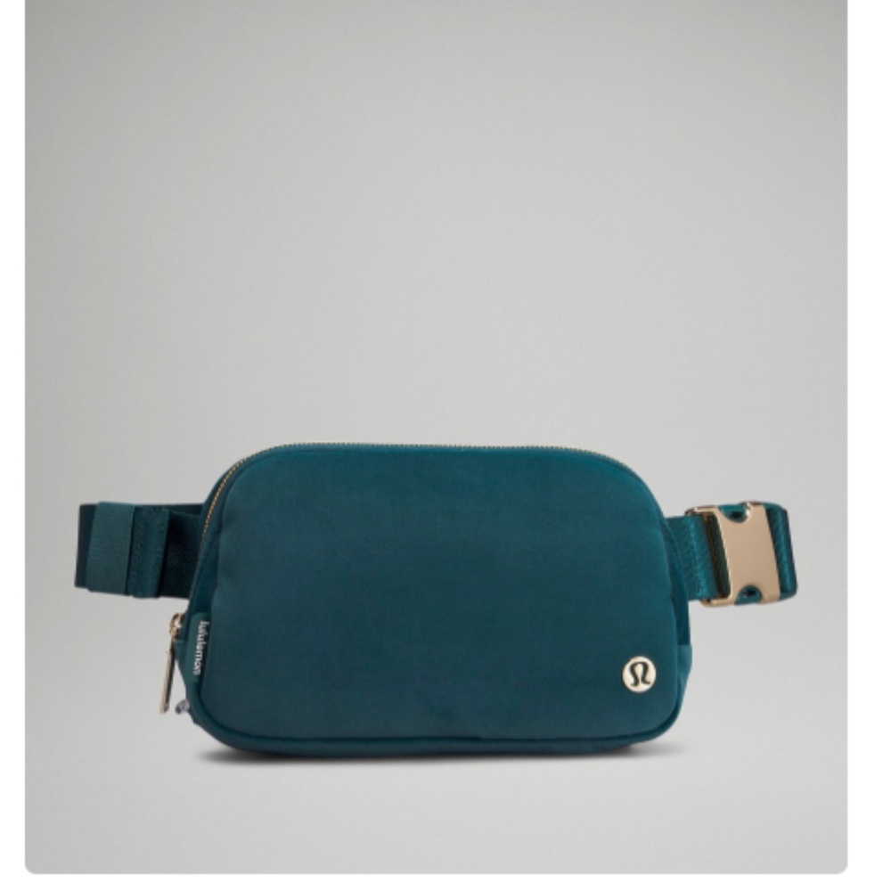 Lululemon Everywhere Belt Bag - Velour NWT